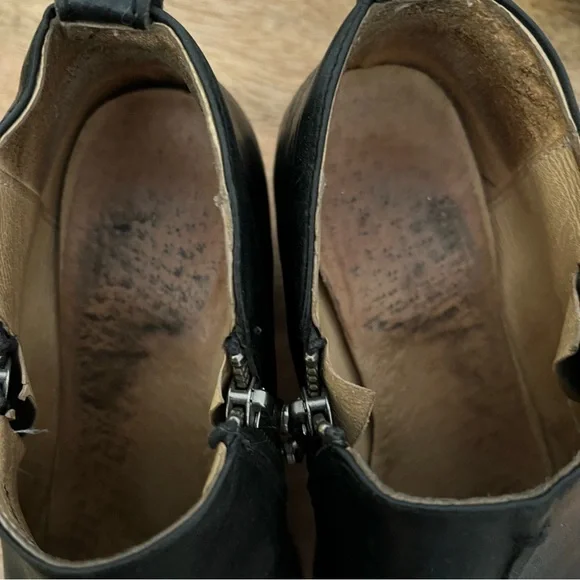 Frye Sacha Moto Shootie Black
Leather Ankle Boots Size 6.5 B - Picture 11 of 14